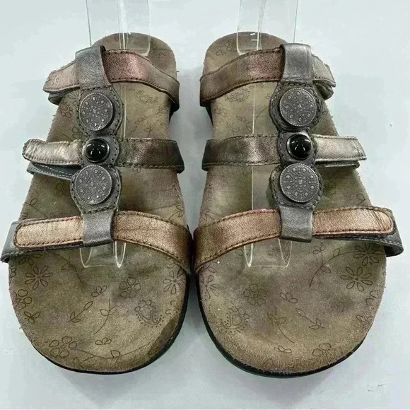 Taos womens sandals size 7 bronze leather metallic gem
Footbed - Picture 3 of 12